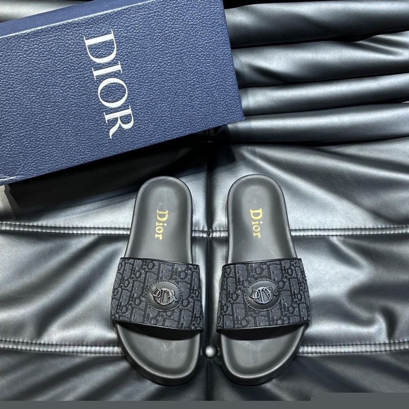 ch**an D*or slippers